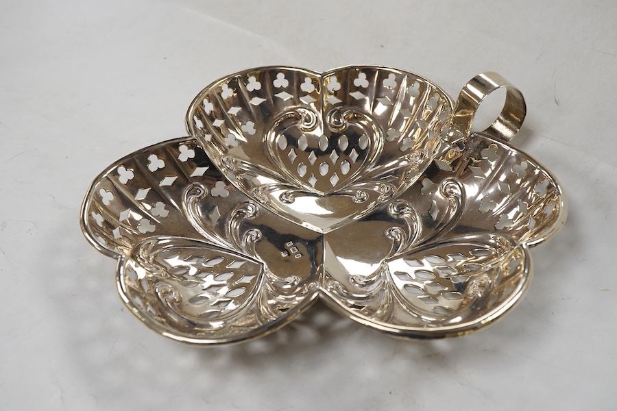 A late Victorian pieced silver clover shaped dish, with single handle (repair), Isadore Leapman, Birmingham, 1900, 21cm, 7.3oz.